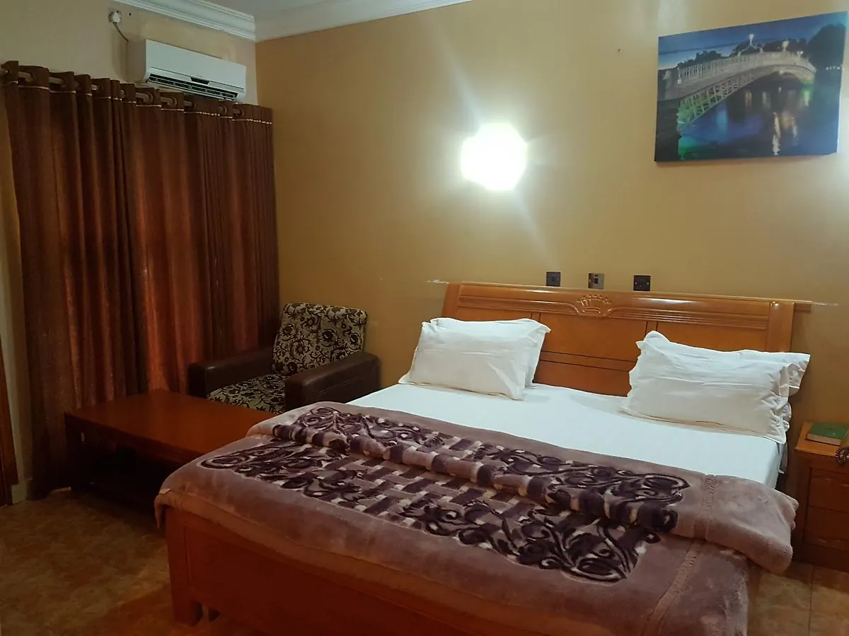 Golden Villa Enugu 0*,